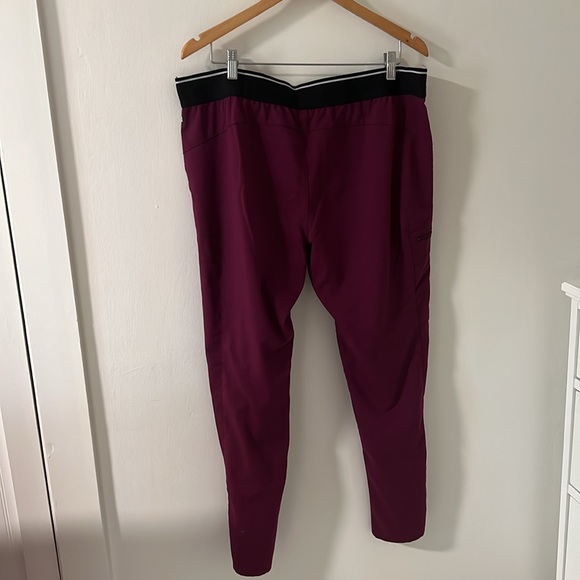 Greys Anatomy Spandex Stretch Kim Cargo Pant XL Petite WINE - Picture 3 of 5